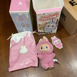 Exciting Macaron Labubu - Lychee Berry